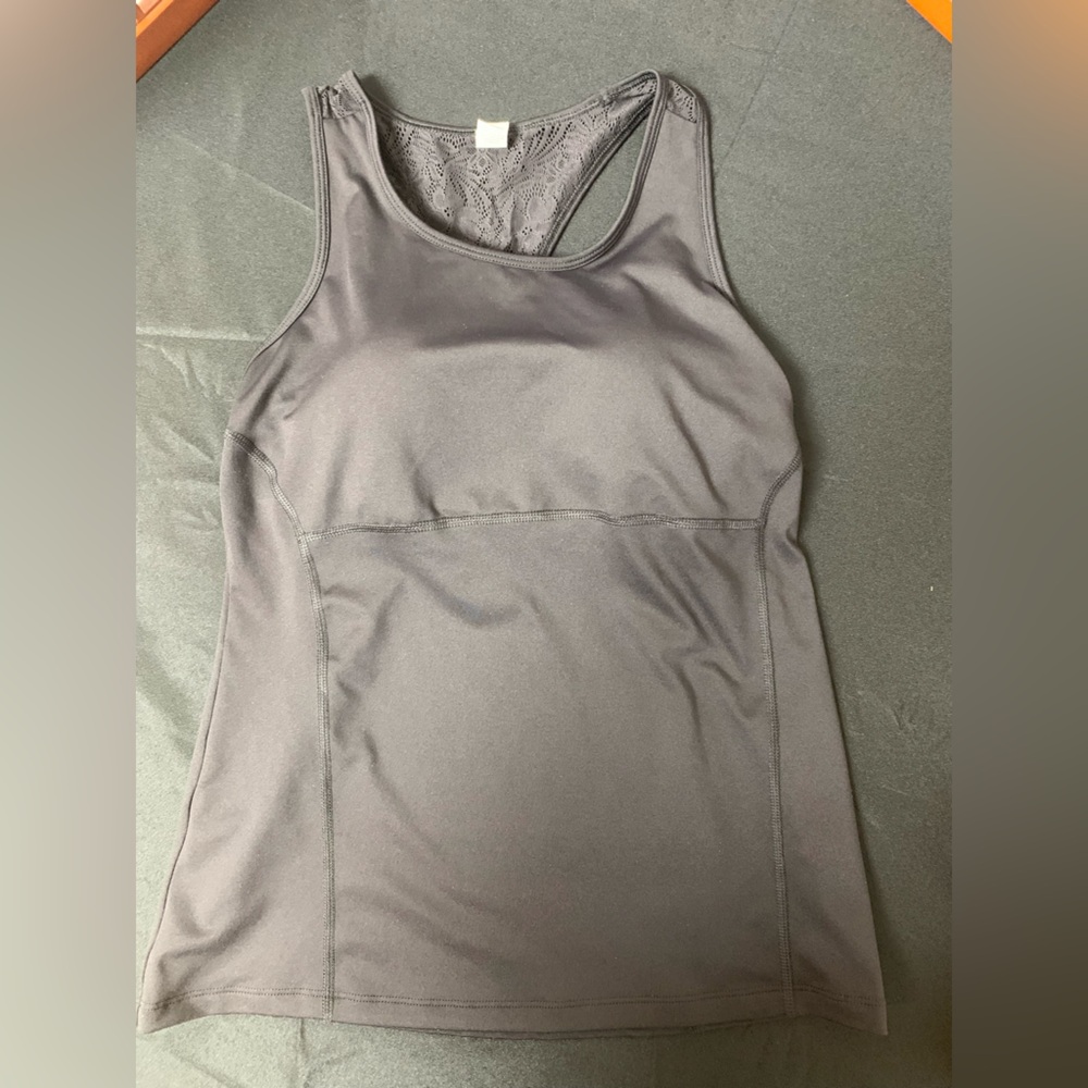 Fila Black Workout Exercise padded Top
Size S Like New - Picture 5 of 5